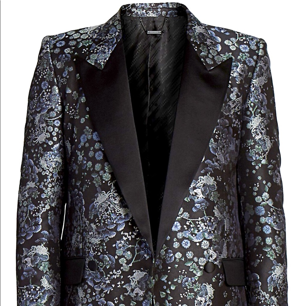 Givenchy
Single-Breasted Floral Jacquard Jacket